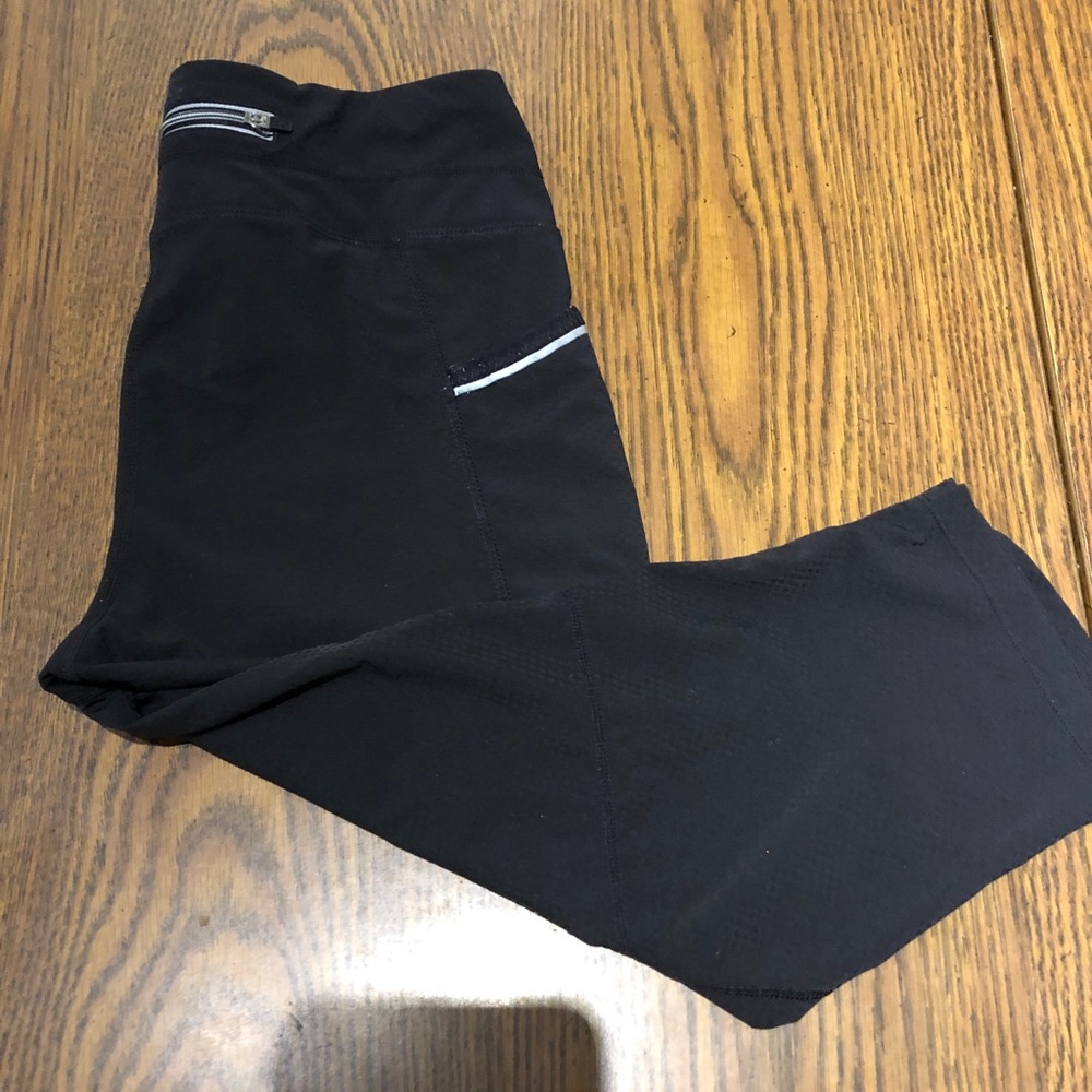 🌸 ATHLETA 🏋🏻‍♀️ Capri reflective -M - pockets